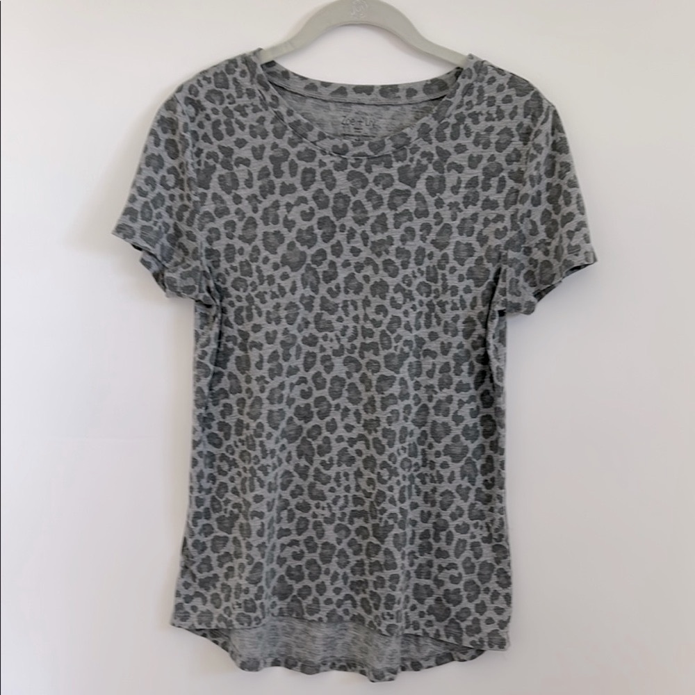 Zoe + Liv Gray Fitted Short Sleeve Tee